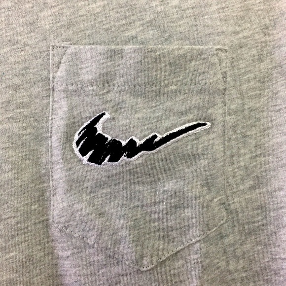 NWT Men Nike Sportswear shirt size M - Picture 3 of 9